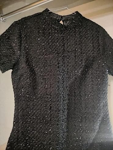 Toy paltarları və aksesuarları: Qara parıltılı toxumalı qısa don dəsti - Model: Dizə yaxın uzunluqda — 1