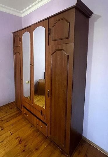 Yataq otağı dəsti və dəhliz üçün askılıq mebeli Tərkib: - Çarpayı — 2