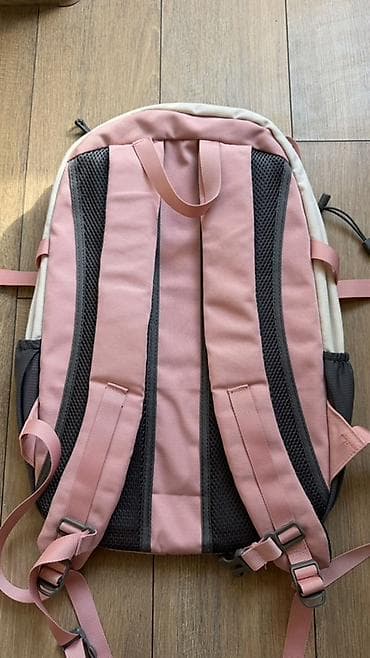 şiş cantası: Çəhrayı ağ bel çantası (backpack). Az istifadə olunub — 2