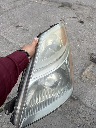 man sat: Avtomobil üçün ön fara bloku satılır. Şəkillərdə göründüyü kimi — 2