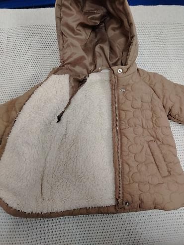 Uşaq qış gödəkçəsi - Rəng: açıq qəhvəyi/bej - Kapşonlu dizayn - Üst