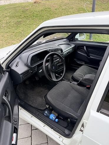 ilkin odənişsiz avtomobil: Avtomobil: LADA Samara (VAZ-2114) hatchback Kuzov: 5 qapılı, ağ rəng — 5