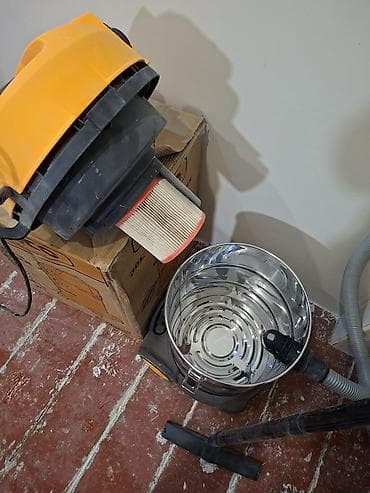 INGCO VC14301 sənaye tipli tozsoran - Tutum: 30 litr paslanmayan