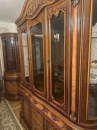 stol stul metbex ucun: Klassik üslubda qonaq otağı mebel dəsti Tərkibi: - Böyük — 6