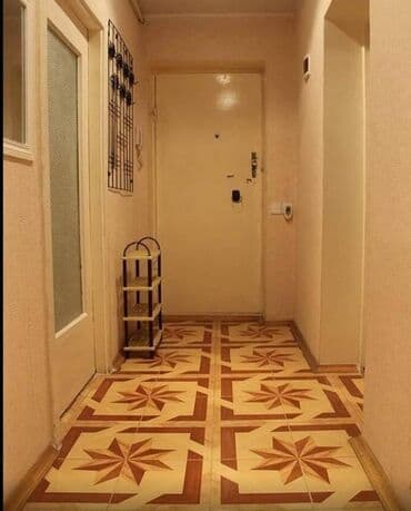 1 ci mikrorayon satilan evler: Bakı, 3 otaqlı, Köhnə tikili, m. Sahil, 97 kv. m — 8