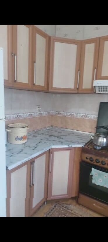 zal qapilari: Künc tipli mətbəx mebeli dəsti 300manat pec moyka ilə birlikdə — 2