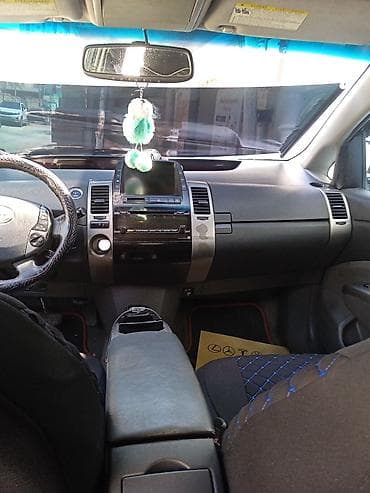 monitor prius: Toyota Prius Hybrid – ağ rəng, 5 qapı, hetçbek gövdə. Mühərrik və — 3