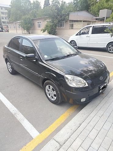 Avtomobil satışı: Kia Rio sedan – qara rəng, kompakt və qənaətcil şəhər avtomobili — 4