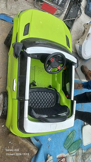 uşağ maşını: Uşaq üçün elektrikli miniatür avtomobil - Rəng: parlaq yaşıl, ağ-qara — 2