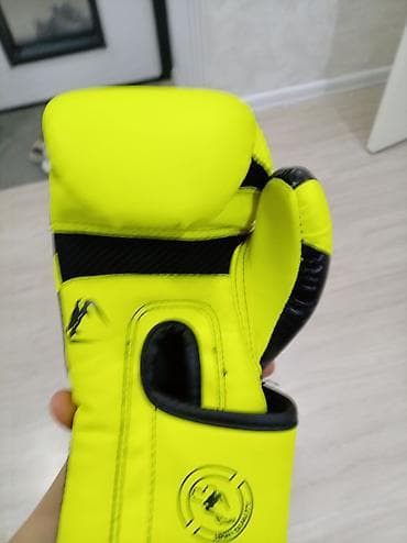 boks elceyi: Venum boks əlcəyi - reng/neon sarı əlcək 1 ay işlənib — 1