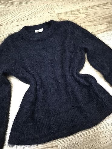 Qadın trikotaj sviteri - Rəng: tünd qara (kömür tonunda) - Model