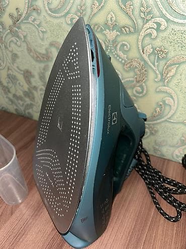 par utuleri: Electrolux Refine 600 buxarlı ütü – Pine Green rəng. Xüsusiyyətlər: - — 1
