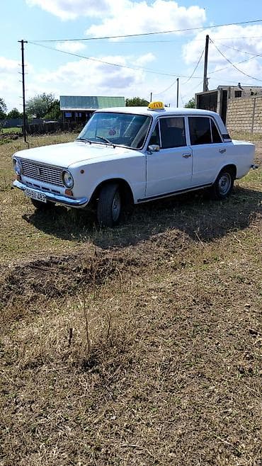 e class mercedes: VAZ (LADA) 2101: 1.3 l | 1980 il 252555 km Sedan — 5