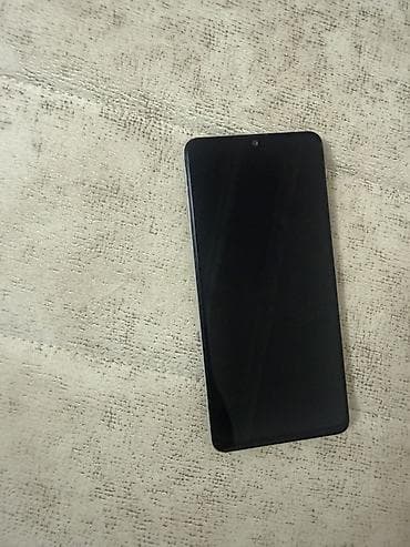 Smartfon - Tam ekranlı, nazik çərçivəli dizayn - Ön kameraya uyğun
