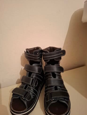 Əlil arabaları: Afo bot yay ucun olanidir.sef alindigi ucun satilir.razmer 32 33 — 1