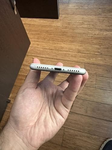 apple m1: IPhone SE, 128 GB, Ağ, Barmaq izi — 2
