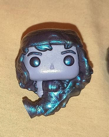 Kinder Joy Strange Things Bu fiqurun kağızını alıram