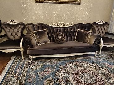 Ev üçün mebel: Klassik üslubda salon dəsti – 1 geniş divan + 2 kreslo - Stil — 1