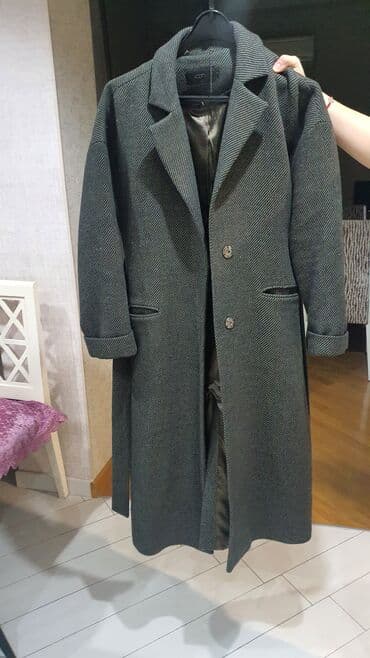рынок дордой пальто: Teze kimidir. 250 manata alınmışdı. Haki yaşılıdır, uzundur, 38,40 — 1