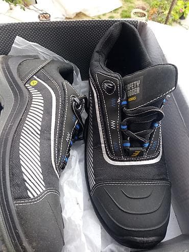 Iş ayaqqabisi bir defe geyinilib tezedir hec bir deffekti heç neyi