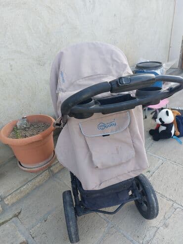 rezin botlar: Çıxarıla bilən beşikli araba, Burbay, İşlənmiş, Cins: Oğlan, Yaş: 30 ay, Ünvandan götürmə — 2