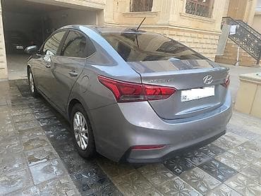 mersedes sedan: Hyundai Accent: 1.6 l | 2021 il Sedan — 9