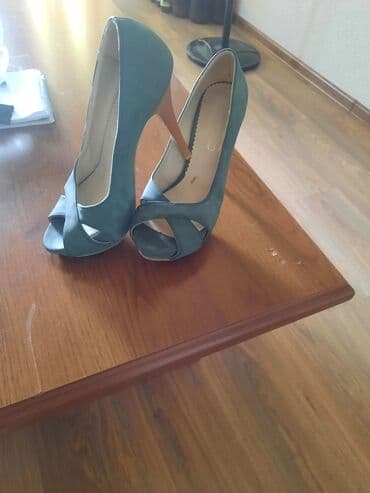 4xl nece razmerdi: Tuflilər, Burberry, Ölçü: 38, rəng - Qara, İşlənmiş — 6