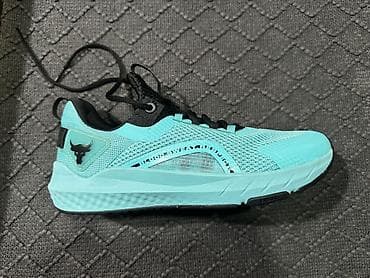 Under Armour krossovkaları (30cm uzunlugu)46 razmer satılır, 46