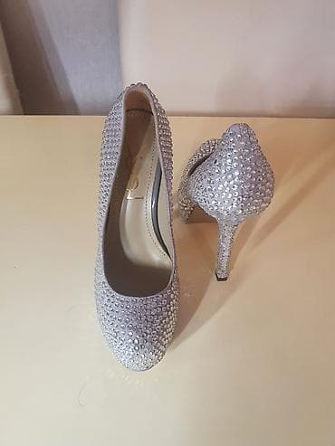 ayaggabı: Tuflilər, Ölçü: 37, rəng - Ağ, İşlənmiş — 2