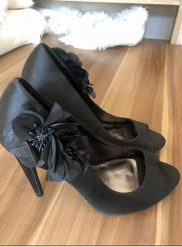 Атласные туфли размер 38