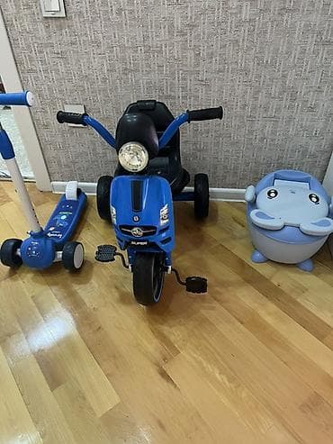 Uşaq üçün üçtəkərli pedal velosipedi – mavi rəngdə. Xüsusiyyətlər: - at lalafo.az Uşaq üçün üçtəkərli pedal velosipedi – mavi rəngdə. Xüsusiyyətlər: -