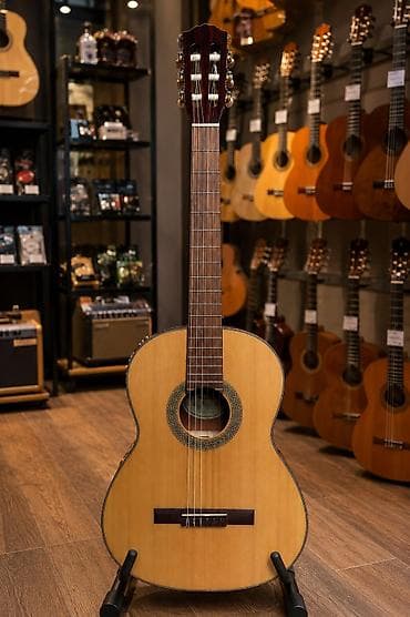 elektro qitara: Klassik gitara, Fender, İşlənmiş, Ünvandan götürmə — 1
