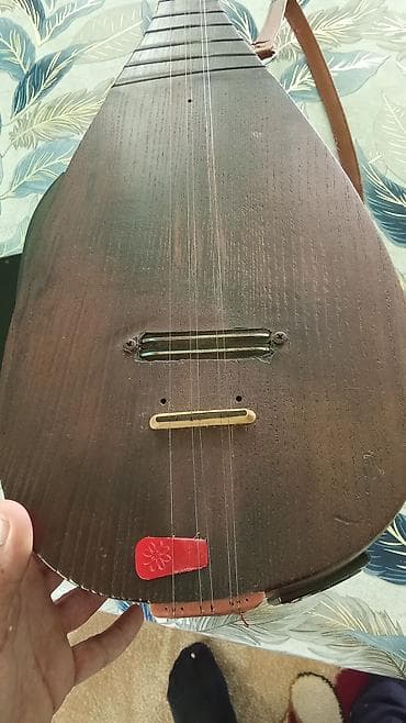 Тар: Elektrikləşdirilmiş saz – daxili preamp və tuner - Korpus: taxta — 2