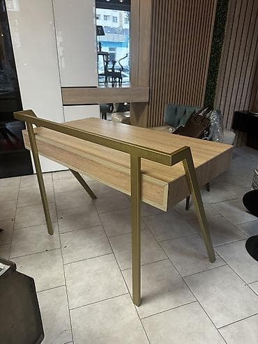 Laminat və metaldan hazırlanıb. eni 140 dərinlik 60 gündürlük 80sm — 1