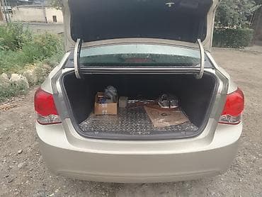 chevrolet disk: Chevrolet Cruze sedan - Kuzov: sedan, bej rəng - Mühərrik: benzin — 4
