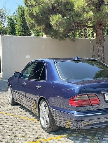 audi a5: Mercedes-Benz E-Class: 2.4 l | 1999 il Sedan — 6