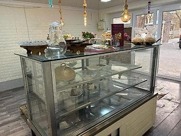 Şirniyyat vitrin-soyuducu - Material: paslanmayan polad karkas, ön və