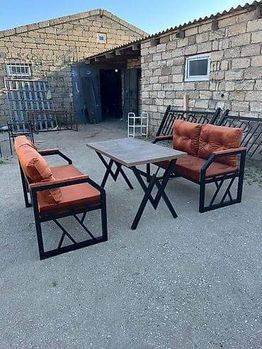 Dördbucaq masa, Qatlanan, Stullar ilə, Metal