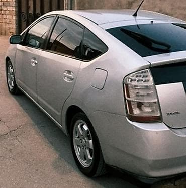 hyundai accent arxa bufer: Toyota Prius: 1.5 l | 2008 il Hetçbek — 5