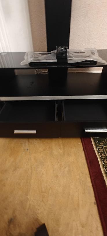 Düz TV altlığı, Polkalı, Şüşəli — 2