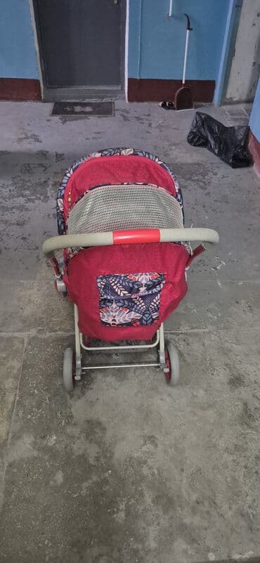 Yemək masaları, oturacaqları: Klassik gəzinti arabası — 2