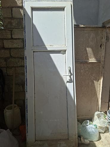 Plastik (PVC) giriş/qapı bölməsi - Material: ağ rəngli PVC/profil - — 1