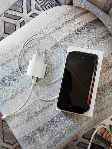stacionar telefon: IPhone SE 2022, 128 GB, Qara, Qırıq — 5
