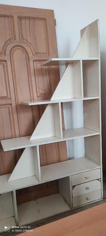 Ağ rəngdə açıq rəfli modulyar şkaf - Material: laminat/taxta əsaslı