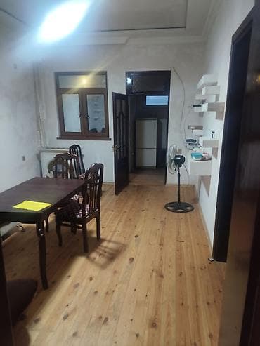 Daşınmaz əmlak: Binəqədi qəs. 4 otaqlı, 150 kv. m, Kredit var, Orta təmir — 9