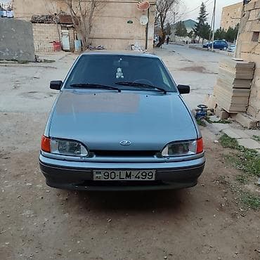 Avtomobil: Lada Samara (VAZ 2114) — hetçbek gövdə tipi, boz rəng. Əsas