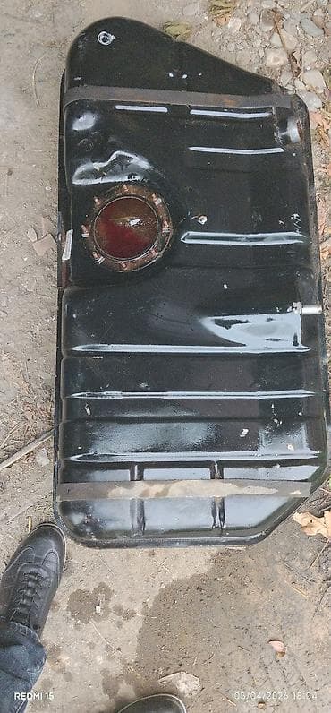 Avtomobil üçün yanacaq çəni - Material: qalın metal - Rəng: qara