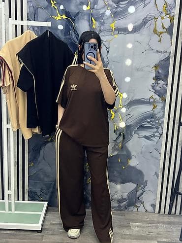 adidas dest: Qadınlar üçün iki hissəli idman dəsti - Model: Oversize kəsimli — 1