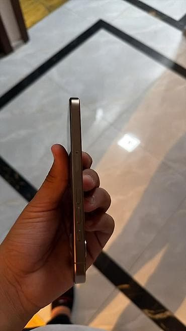 iphone 16e qiymət: IPhone 16 Pro, 128 GB, Qızılı, Face ID — 5