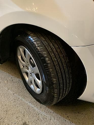 qazel satış: Hyundai Accent sedan — ağ rəng, 4 qapı, kompakt şəhər avtomobili — 5